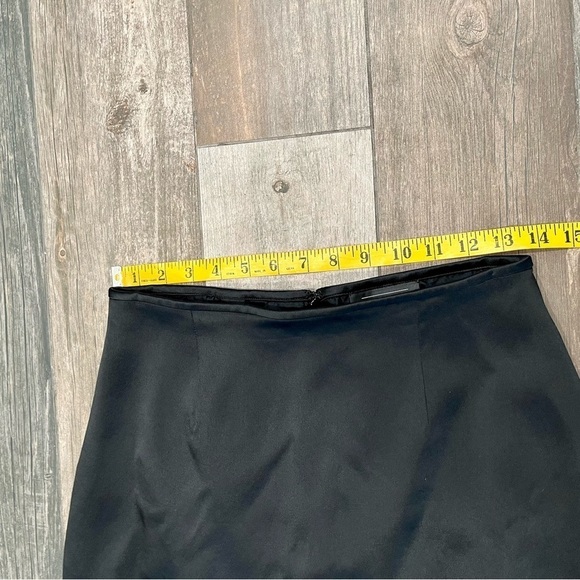 Carmen Marc Valvo Black Pleated Back Zip Close Long Back Formal Skirt Size 8 - Picture 5 of 10